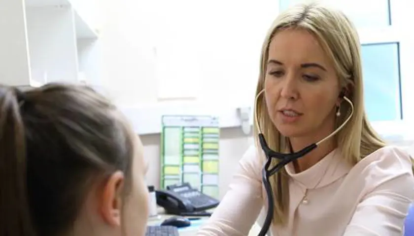 GP treating child 3:2