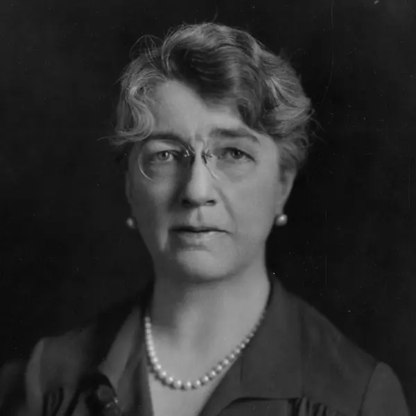 Photograph Of Louise Pearce (1885 1959) (Cropped)